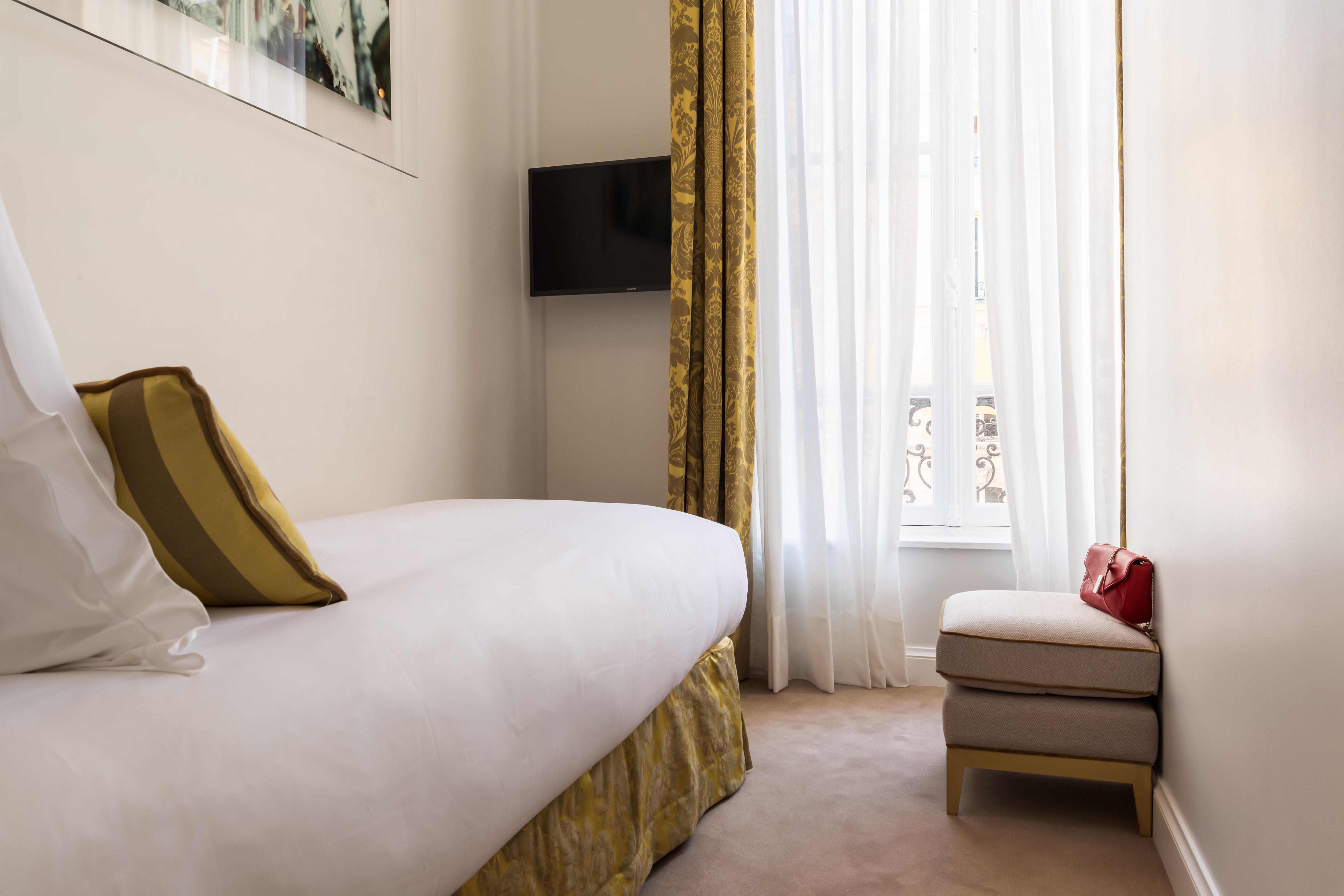 Hotel Alfred Sommier Paris Ngoại thất bức ảnh A room at the hotel