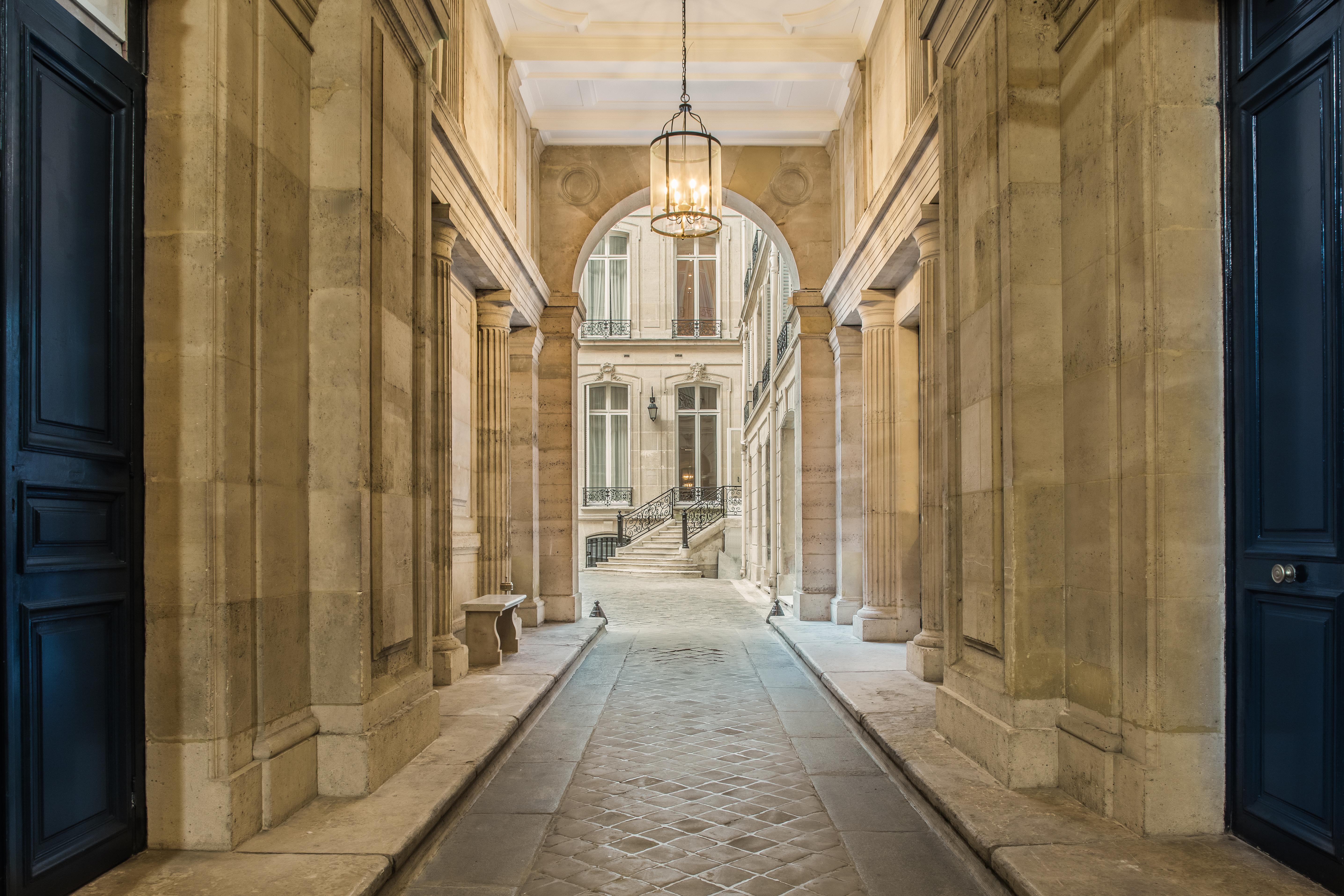 Hotel Alfred Sommier Paris Ngoại thất bức ảnh The courtyard of the Hôtel de Matignon