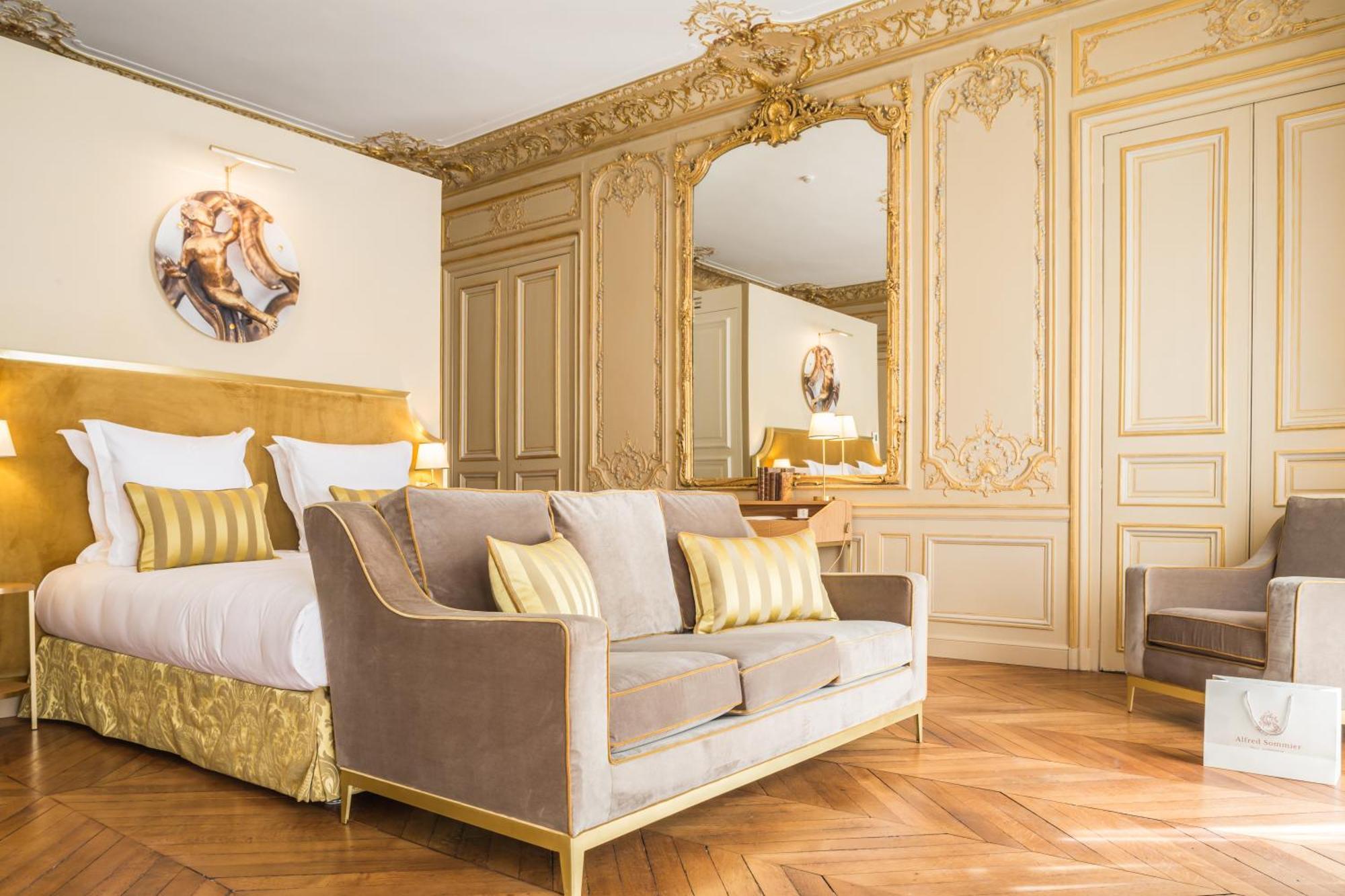 Hotel Alfred Sommier Paris Ngoại thất bức ảnh A suite at the Hôtel de Crillon