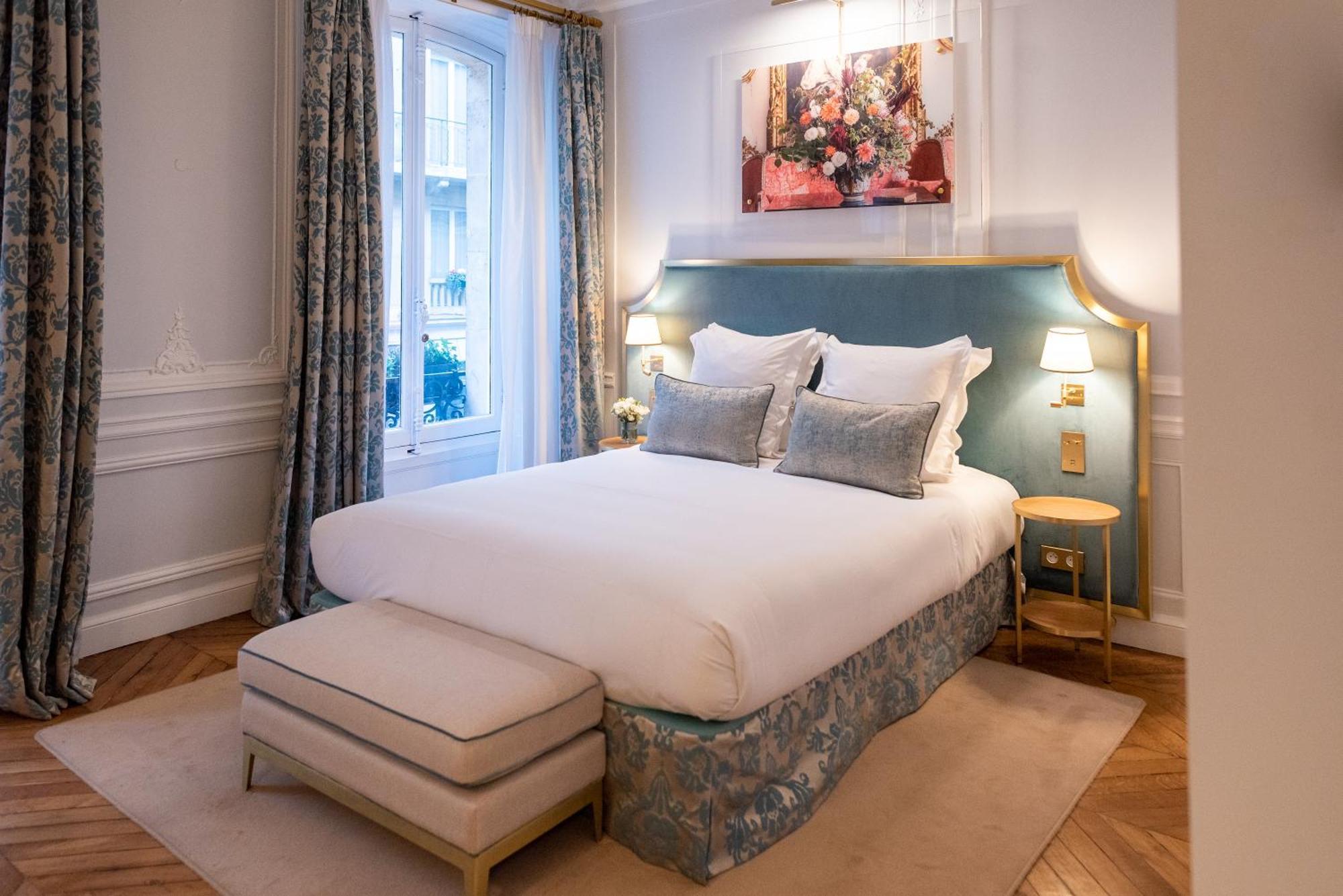 Hotel Alfred Sommier Paris Ngoại thất bức ảnh A bedroom at the hotel